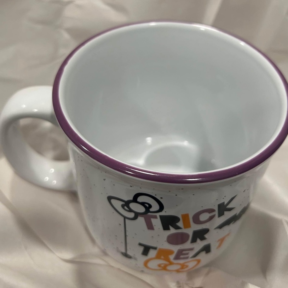 Hello Kitty Mug - Picture 3 of 5